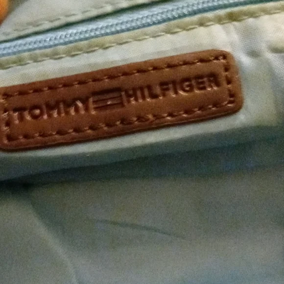 Tommy Hilfiger clutch - Picture 3 of 3